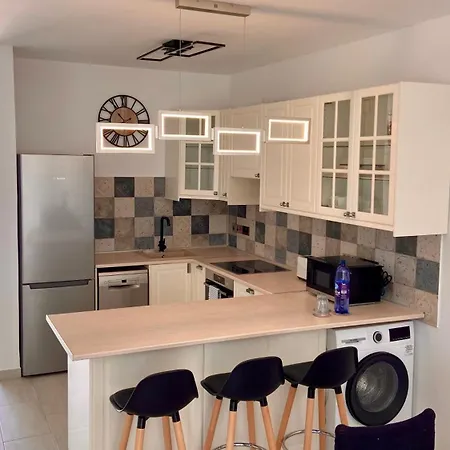 Deluxe Limnaria 155 Apartment Paphos