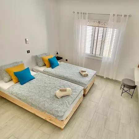 Deluxe Limnaria 155 Apartment Paphos